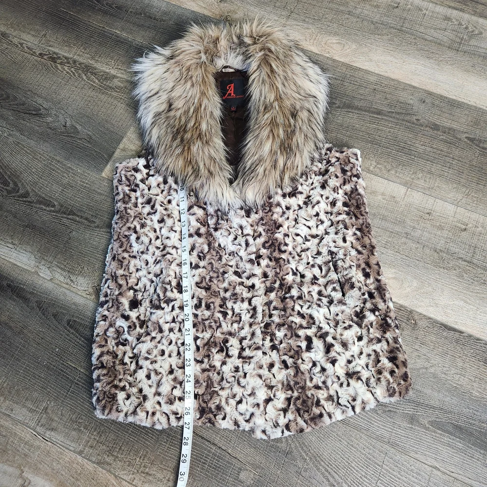 Adrienne Landau Faux Fur Vest in Brown and Cream S Baddie Cozy Soft Animal Print